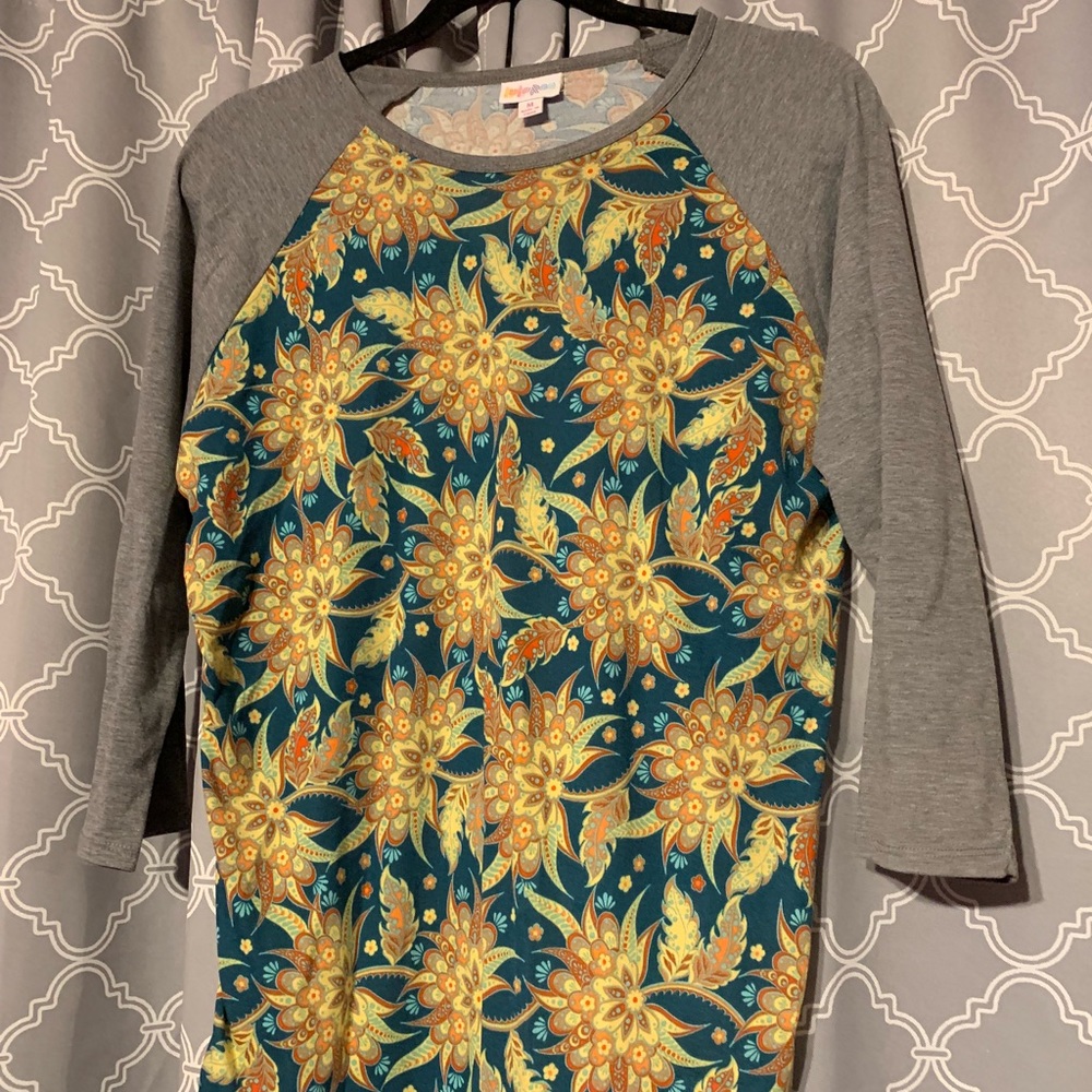 Lularoe Medium Randy Shirt